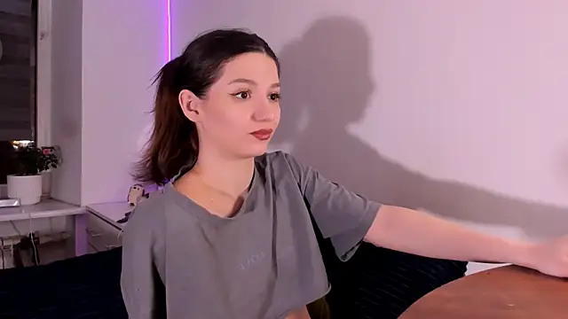 Snapshot of miabellee_ chatting on 04-02-26, 11:02 miabellee online show from 04-02-26, 11:02