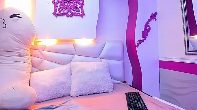 Snapshot of Keiry_Paloma chatting on 03-01-26, 04:53 Keiry Paloma online show from 03-01-26, 04:53