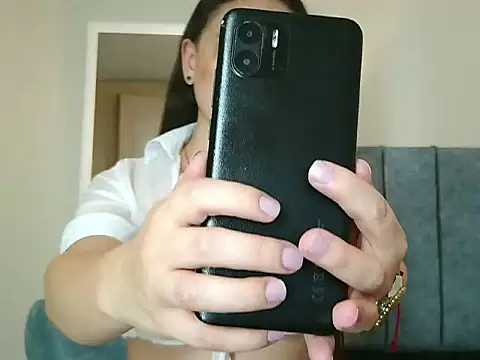 Snapshot of NatalyGuzman26 chatting on 04-13-26, 11:27 NatalyGuzman26 online show from 04-13-26, 11:27