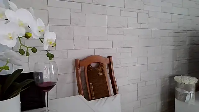 JuliaLovely online show from 04-14-26, 02:01