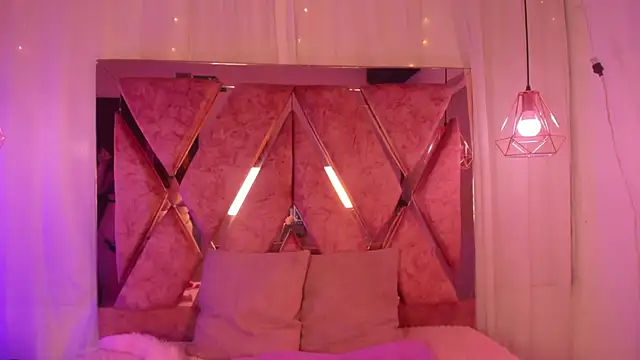 Snapshot of shantal_cooper_ chatting on 02-11-26, 08:36 shantal cooper online show from 02-11-26, 08:36