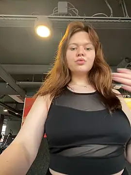 Snapshot of Lika__Sweeet chatting on 02-16-26, 01:18 Lika Sweeet online show from 02-16-26, 01:18