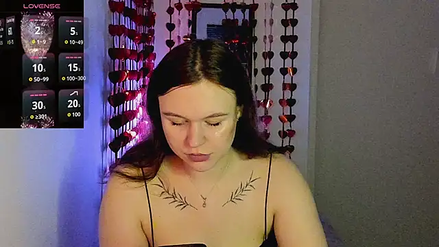 Snapshot of Lika__Sweeet chatting on 02-20-26, 08:09 Lika Sweeet online show from 02-20-26, 08:09