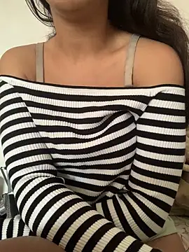 Snapshot of Nour-Lina chatting on 02-28-26, 09:32 Nour-Lina online show from 02-28-26, 09:32