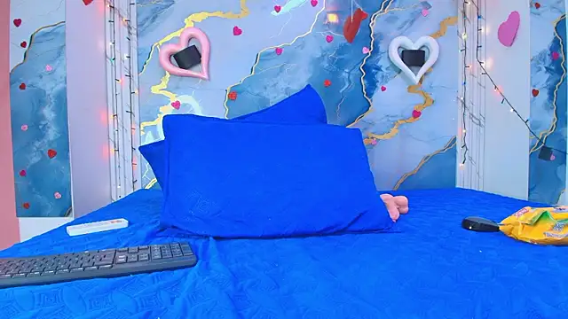 Snapshot of crystal_love08 chatting on 02-25-26, 07:12 crystal love08 online show from 02-25-26, 07:12