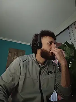 Snapshot of kauzZhomi chatting on 02-04-26, 11:38 kauzZhomi online show from 02-04-26, 11:38