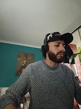 Snapshot of kauzZhomi chatting on 02-25-26, 01:10 kauzZhomi online show from 02-25-26, 01:10