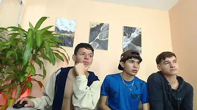 Snapshot of DesiresOfOlympus_ chatting on 02-25-26, 09:13 DesiresOfOlympus online show from 02-25-26, 09:13