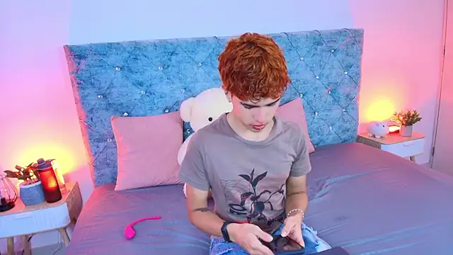 Snapshot of ryan_onFire chatting on 03-07-26, 01:30 ryan onFire online show from 03-07-26, 01:30