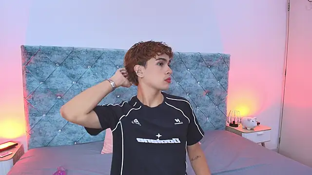 Snapshot of ryan_onFire chatting on 04-04-26, 01:19 ryan onFire online show from 04-04-26, 01:19