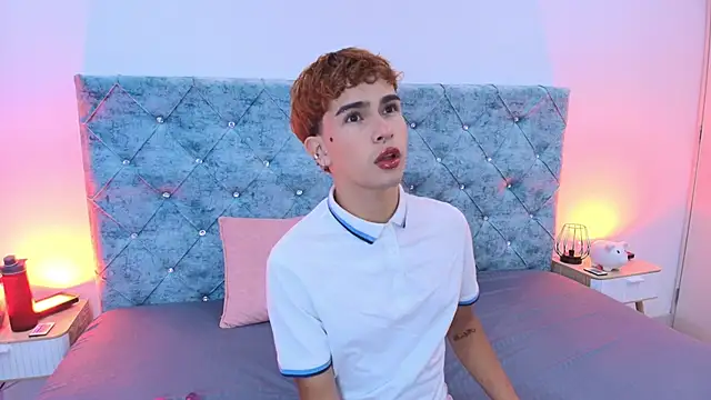 Snapshot of ryan_onFire chatting on 04-06-26, 11:22 ryan onFire online show from 04-06-26, 11:22