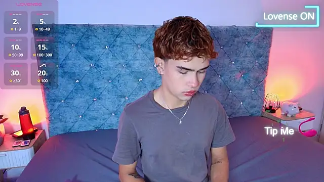 Snapshot of ryan_onFire chatting on 04-09-26, 01:16 ryan onFire online show from 04-09-26, 01:16