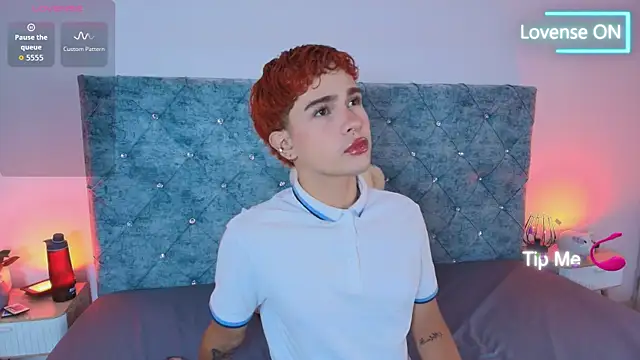 Snapshot of ryan_onFire chatting on 04-10-26, 01:27 ryan onFire online show from 04-10-26, 01:27