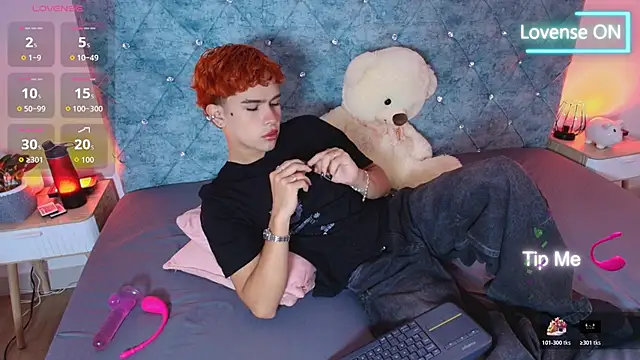 Snapshot of ryan_onFire chatting on 04-11-26, 01:26 ryan onFire online show from 04-11-26, 01:26