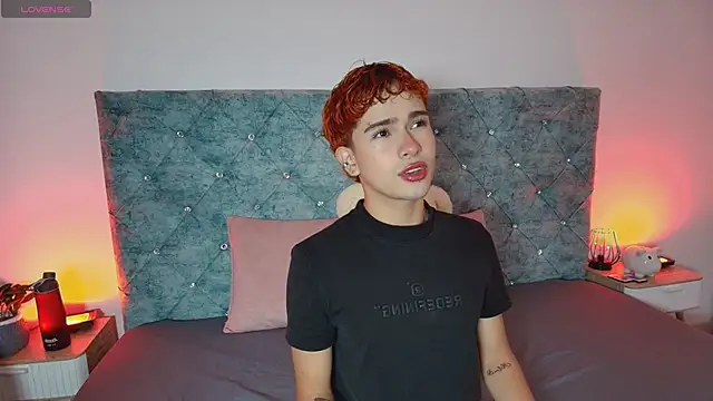 Snapshot of ryan_onFire chatting on 04-16-26, 01:23 ryan onFire online show from 04-16-26, 01:23