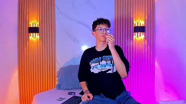 Snapshot of Christopher_Hunter chatting on 02-20-26, 07:58 Christopher Hunter online show from 02-20-26, 07:58