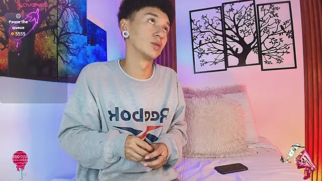 Snapshot of David_Banks_ chatting on 02-10-26, 12:42 David Banks online show from 02-10-26, 12:42