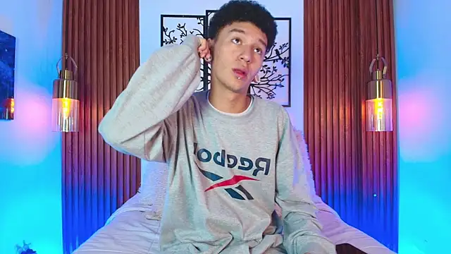 Snapshot of David_Banks_ chatting on 02-12-26, 12:44 David Banks online show from 02-12-26, 12:44