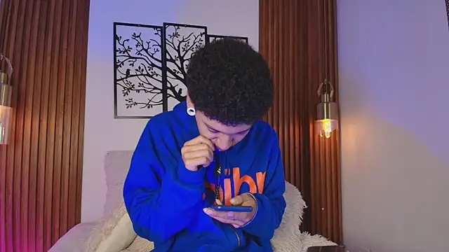 Snapshot of David_Banks_ chatting on 02-23-26, 12:35 David Banks online show from 02-23-26, 12:35