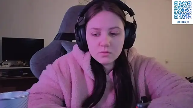 Snapshot of Holy_Kveta chatting on 02-07-26, 02:48 Holy Kveta online show from 02-07-26, 02:48