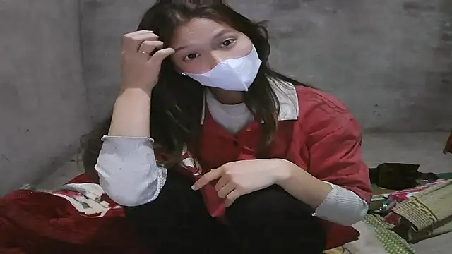 Snapshot of 2b-xx chatting on 02-13-26, 11:12 2b-xx online show from 02-13-26, 11:12