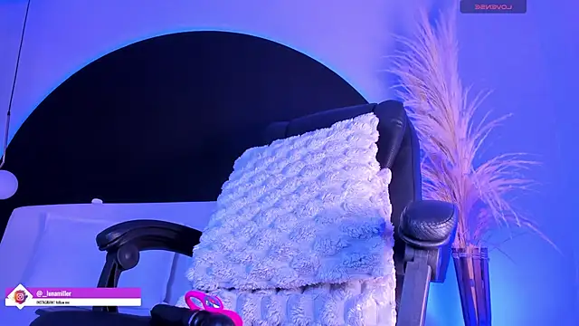 lunamiller 01 online show from 04-15-26, 05:36