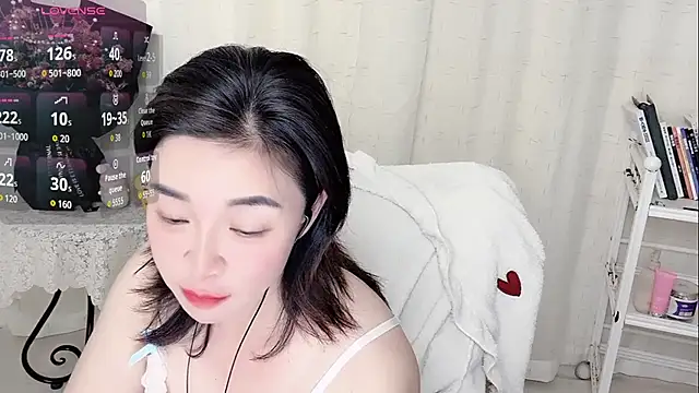 Snapshot of Sunse11 chatting on 02-22-26, 03:21 Sunse11 online show from 02-22-26, 03:21