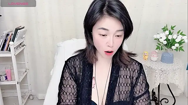 Snapshot of Sunse11 chatting on 02-28-26, 02:07 Sunse11 online show from 02-28-26, 02:07