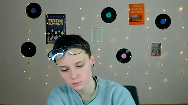 Snapshot of emi_fade chatting on 02-04-26, 09:26 emi fade online show from 02-04-26, 09:26