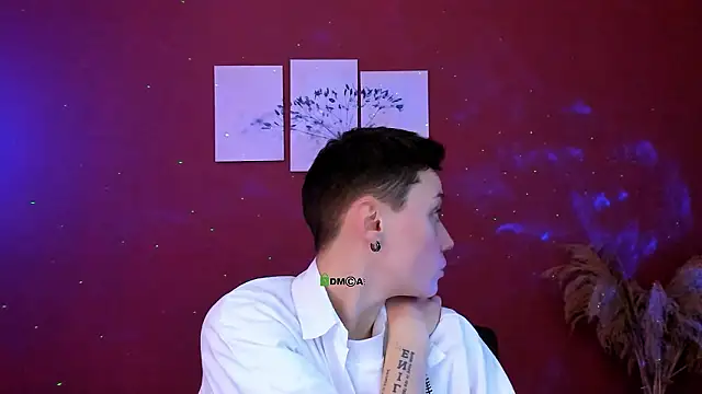 Snapshot of emi_fade chatting on 02-12-26, 09:37 emi fade online show from 02-12-26, 09:37