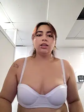 Snapshot of gissgirlll chatting on 02-12-26, 06:08 gissgirlll online show from 02-12-26, 06:08