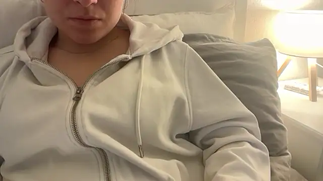 Lucyschickt online show from 02-12-26, 04:24