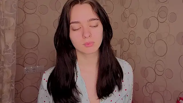 Snapshot of GinnyKittle chatting on 02-10-26, 06:01 GinnyKittle online show from 02-10-26, 06:01