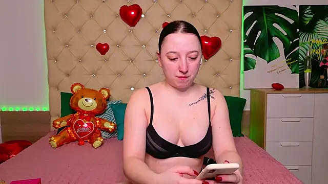 Snapshot of AwaMax chatting on 02-12-26, 05:57 AwaMax online show from 02-12-26, 05:57