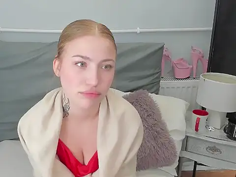 Snapshot of KattyXLovely chatting on 02-09-26, 03:27 KattyXLovely online show from 02-09-26, 03:27