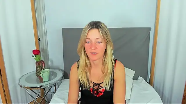 Snapshot of MileyXStar chatting on 02-23-26, 09:34 MileyXStar online show from 02-23-26, 09:34