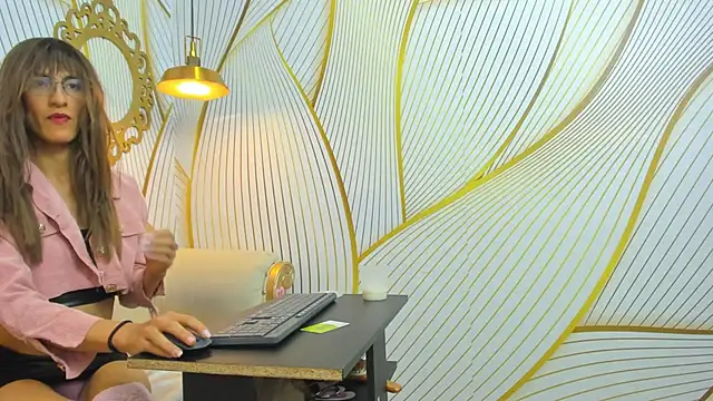 Snapshot of ValeryBellotti chatting on 02-17-26, 12:34 ValeryBellotti online show from 02-17-26, 12:34