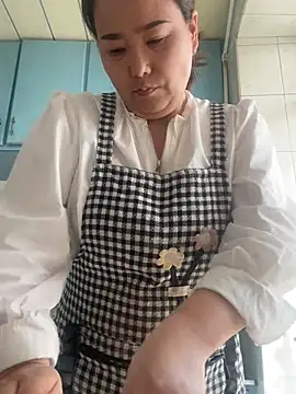 Youyou 12 online show from 03-27-26, 01:00