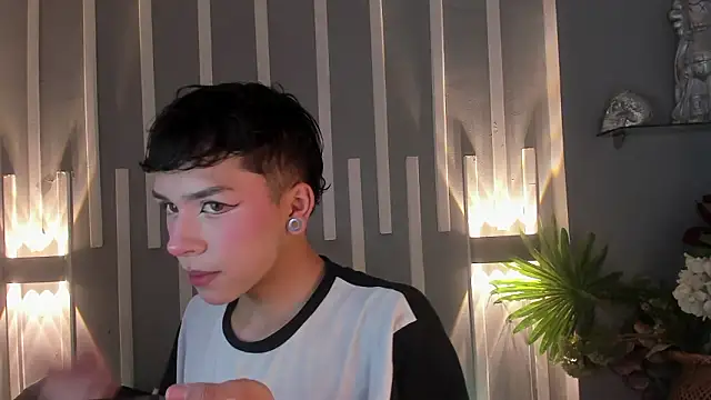 Snapshot of Camilo_X_x chatting on 02-20-26, 11:54 Camilo X x online show from 02-20-26, 11:54