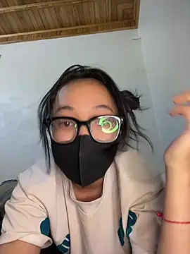 Snapshot of Leeeiuu chatting on 02-06-26, 03:04 Leeeiuu online show from 02-06-26, 03:04