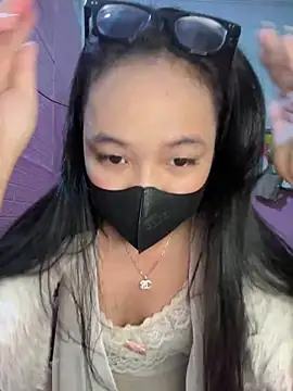 Snapshot of Leeeiuu chatting on 02-26-26, 02:05 Leeeiuu online show from 02-26-26, 02:05