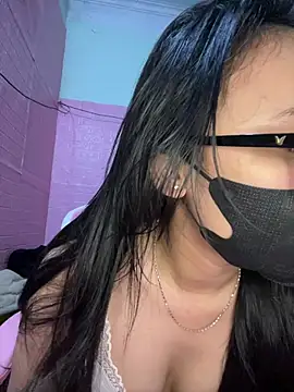 Snapshot of Leeeiuu chatting on 02-28-26, 11:55 Leeeiuu online show from 02-28-26, 11:55