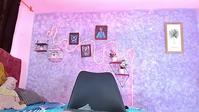 Everlin  Hot  online show from 02-01-26, 12:15