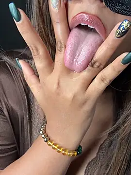 queen-panda online show from 02-15-26, 09:33