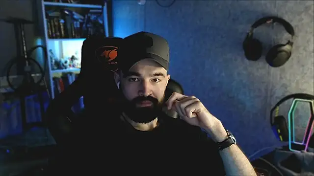  Mostly  online show from 04-12-26, 07:41