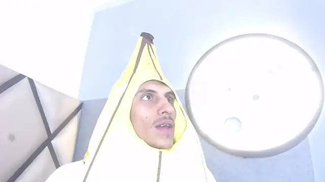 Snapshot of Noha-Smith chatting on 02-13-26, 04:30 Noha-Smith online show from 02-13-26, 04:30