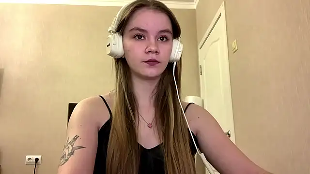 AgnesShy  online show from 02-20-26, 07:54