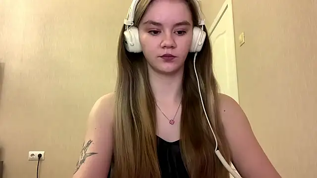 AgnesShy  online show from 02-23-26, 07:39