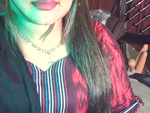 Snapshot of Nusrat_Faria chatting on 05-15-26, 04:14 Nusrat Faria online show from 05-15-26, 04:14