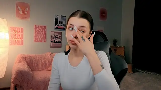 Snapshot of Vexnexe chatting on 02-27-26, 07:14 Vexnexe online show from 02-27-26, 07:14